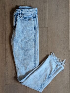 Acid Wash Classic High-Rise Slim Straight "Gap For Good" Denim